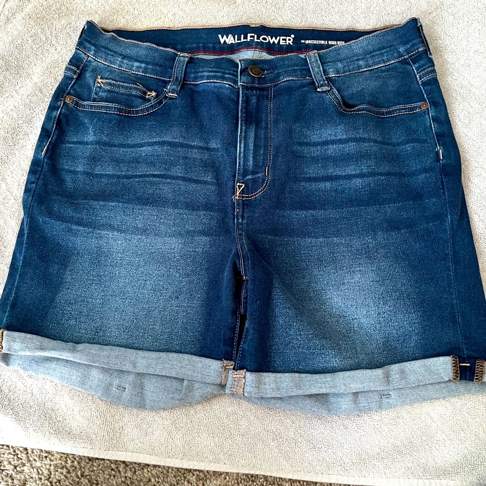 Wallflower The irresistible High Rise size 9